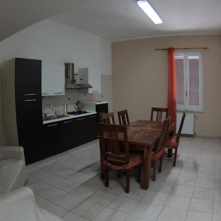 Guest House Italy 21 -Affittacamere ซัสซารี ภายนอก รูปภาพ